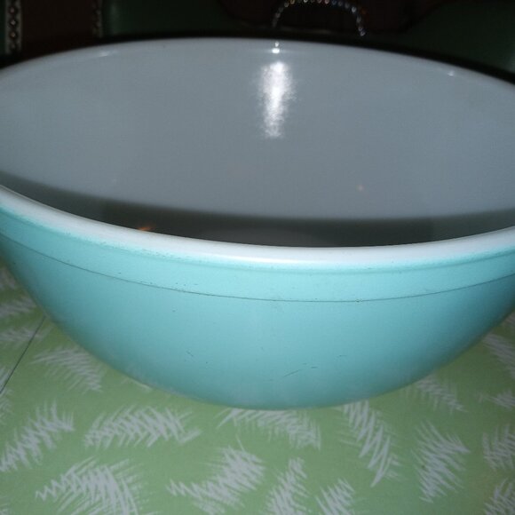 Pyrex aqua bowl 404 4QT - Picture 5 of 7